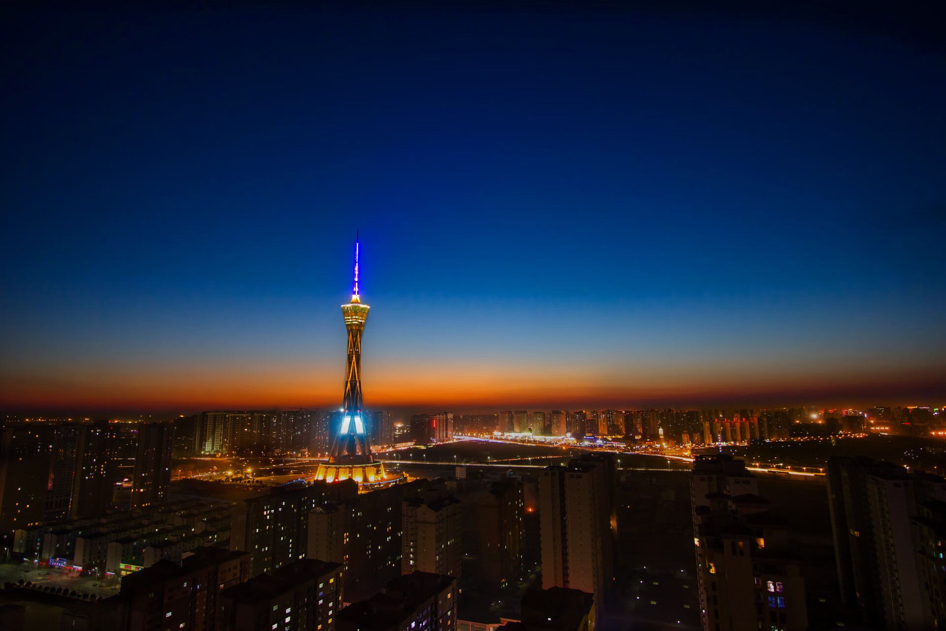 福建豹发力 教练战术布局引热议，福建豹发力主教练是谁