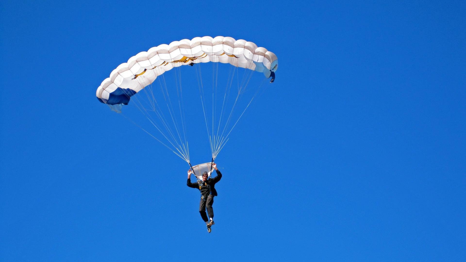 开云·体育全站登录地址-终场“绝杀英雄”点燃欧冠夜空的瞬间